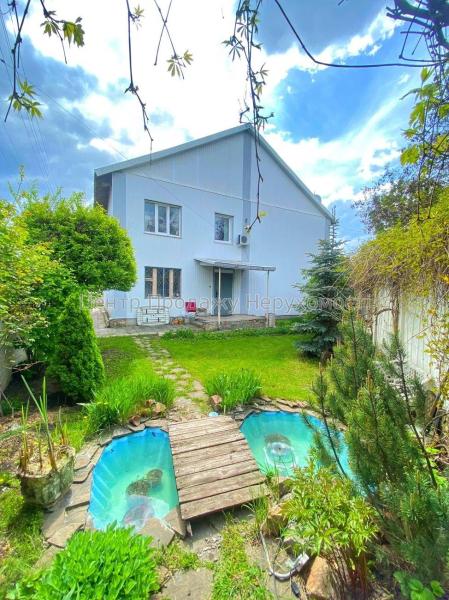 Продам 2-этажный дом