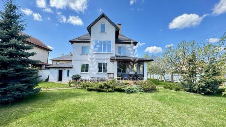 Здам 3-поверховий будинок