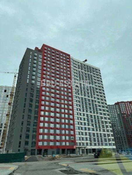 Продам 1-кімнатну квартиру, ЖК Варшавський 3