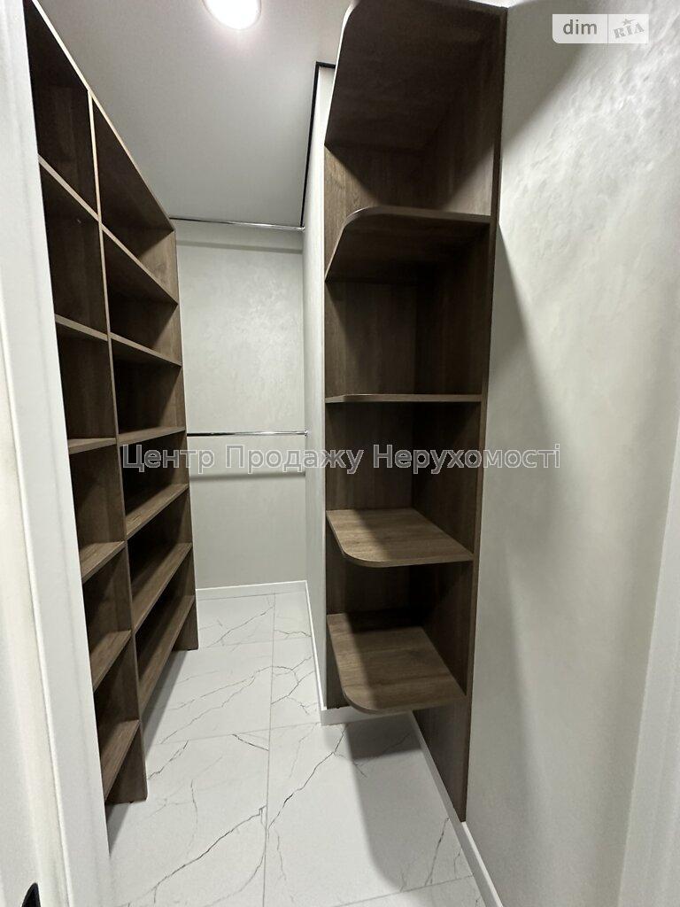 Фото Продаж квартири21