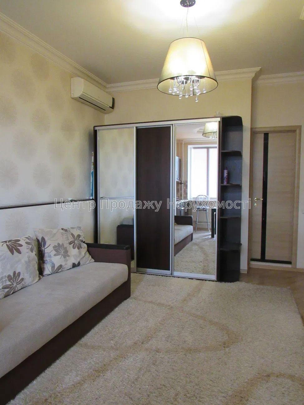 Фото Продаж квартири в Харкові - 2 к. ЖК 