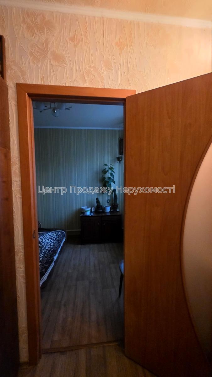 Фото Будинок з ремонтом - біля метро K816