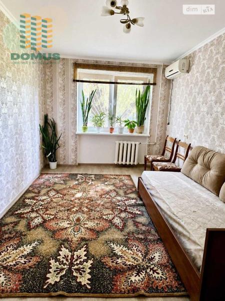 Продам 4-кімнатну квартиру