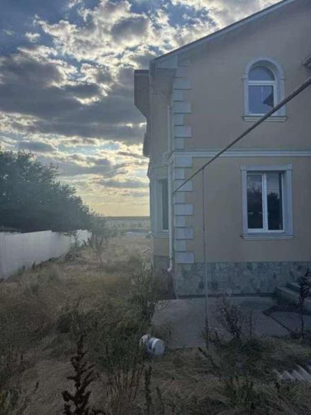 Продам 2-этажный дом