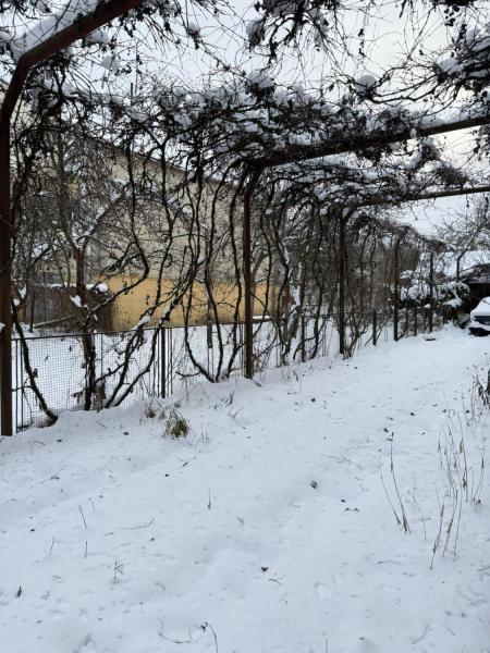 Продам 3-поверховий будинок