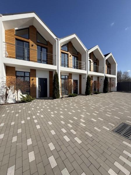 Продам 2-поверховий таунхаус