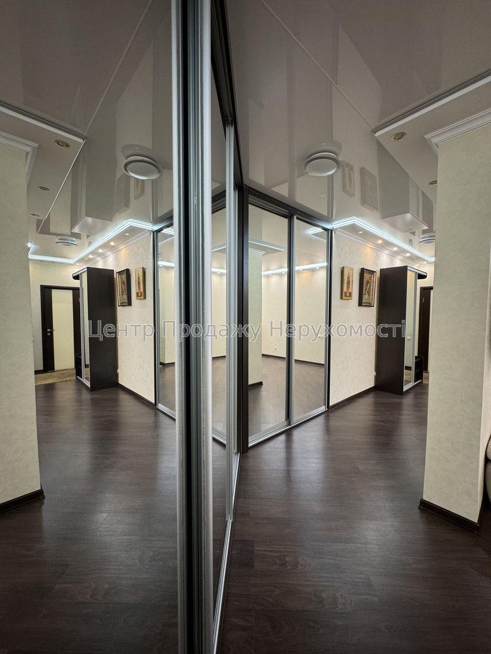 Фото Продається трьох кімнатна квартира3