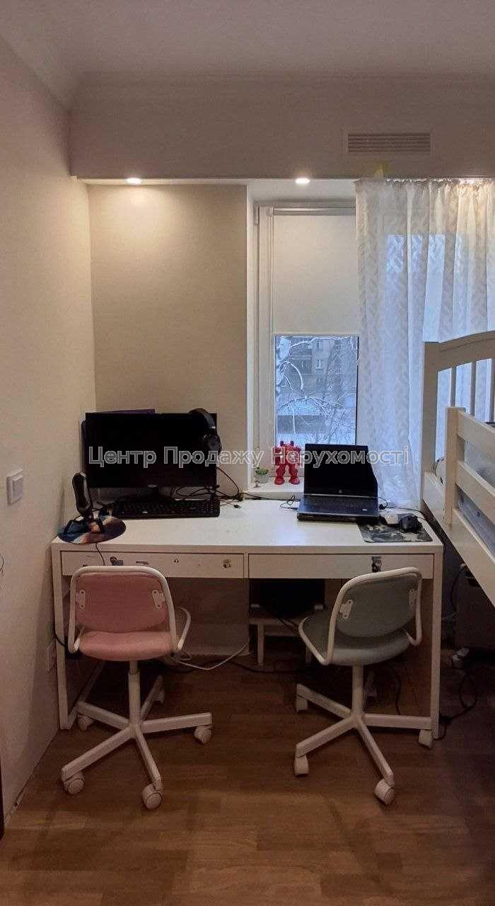 Фото Продам 2-кімнатну квартиру біля метро Дорогожичі ІВ9
