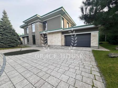 Продам 2-поверховий будинок