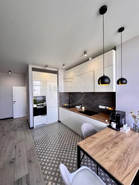Продам 2-кімнатну квартиру, ЖК Henesi House