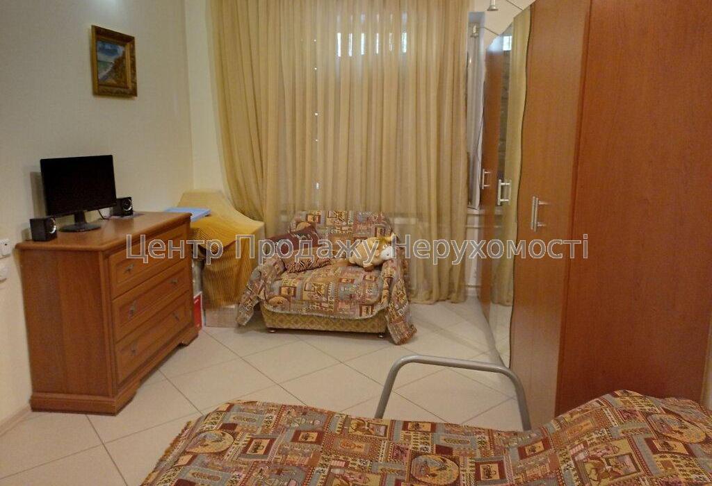 Фото Продаж 1-кімнатної квартири біля станції метро1