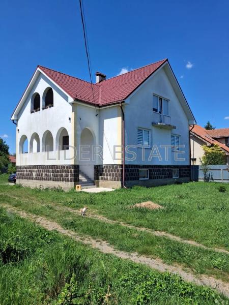 Продам 2-поверховий будинок