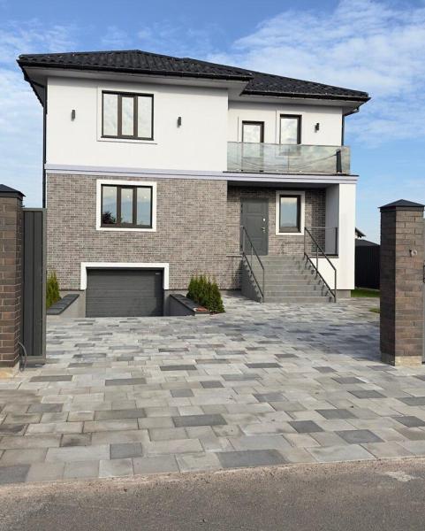 Продам 2-поверховий будинок