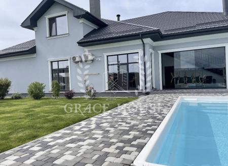 Продам 2-поверховий будинок