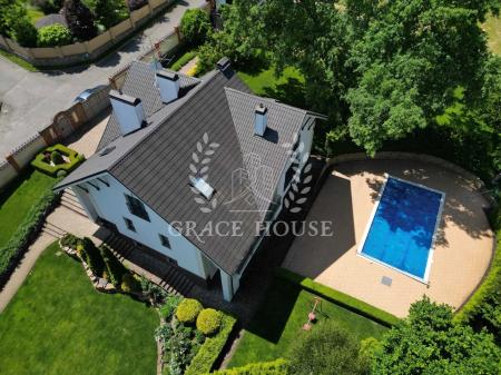 Продам 2-поверховий будинок