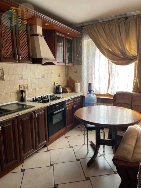 Продам 3-кімнатну квартиру