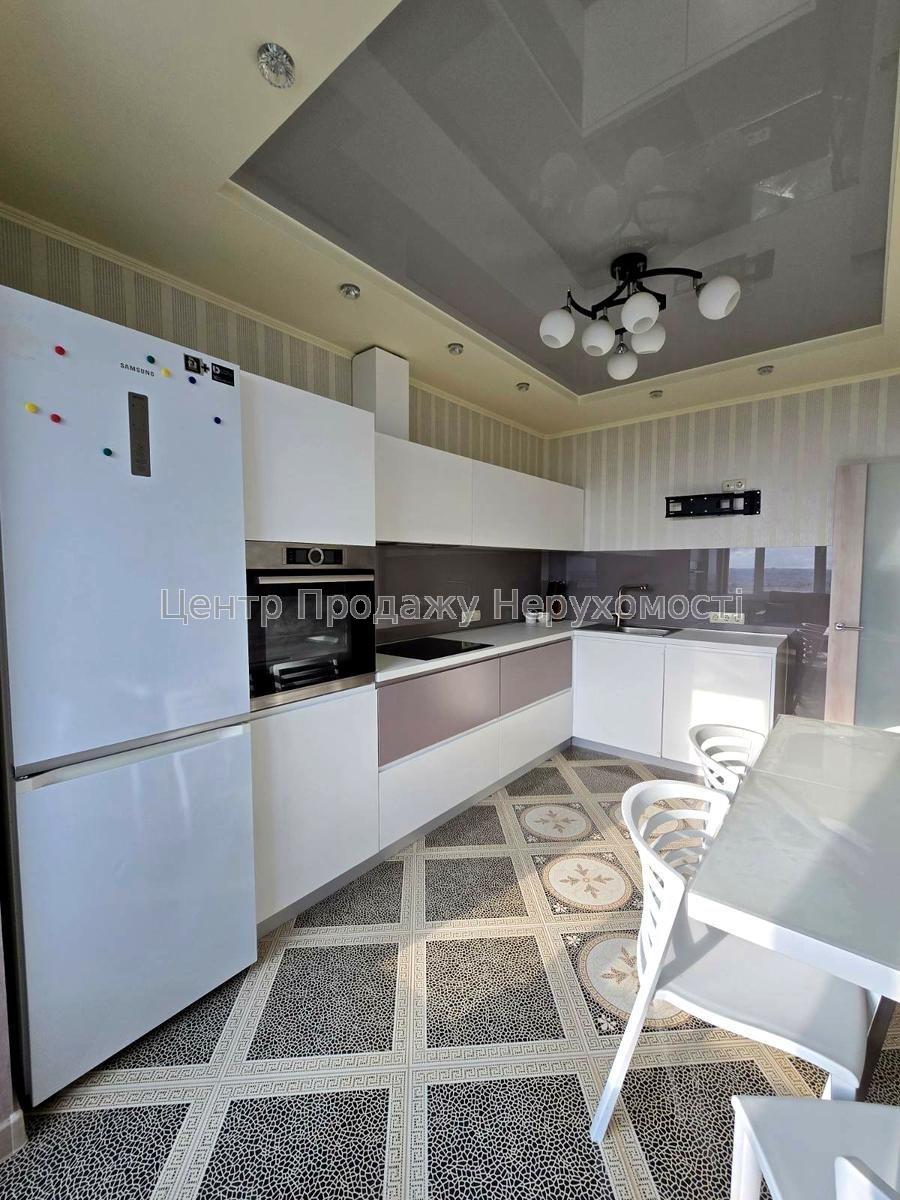 Фото Продається 2-кімнатна квартира в ЖК 