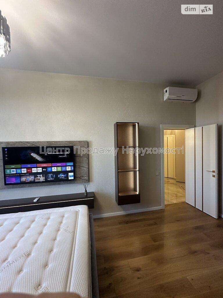 Фото Продаж квартири21
