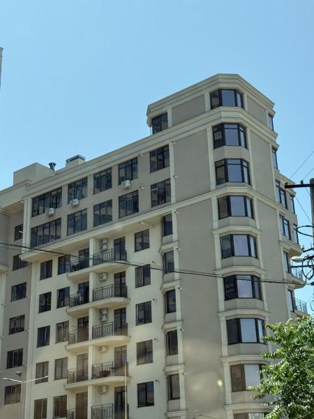 Продам 4-комнатную квартиру в новостройке, ЖК «Монблан»