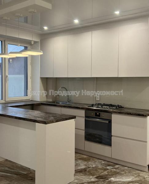 Продам 4-кімнатну квартиру в новобудові