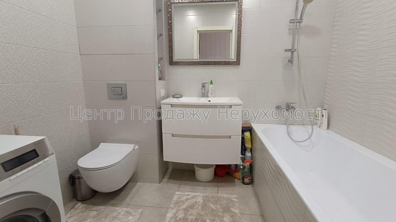 Фото Продам 2к квартиру з ремонтом по вул. Космічній Q810