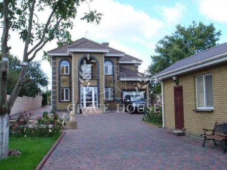 Здам 3-поверховий будинок