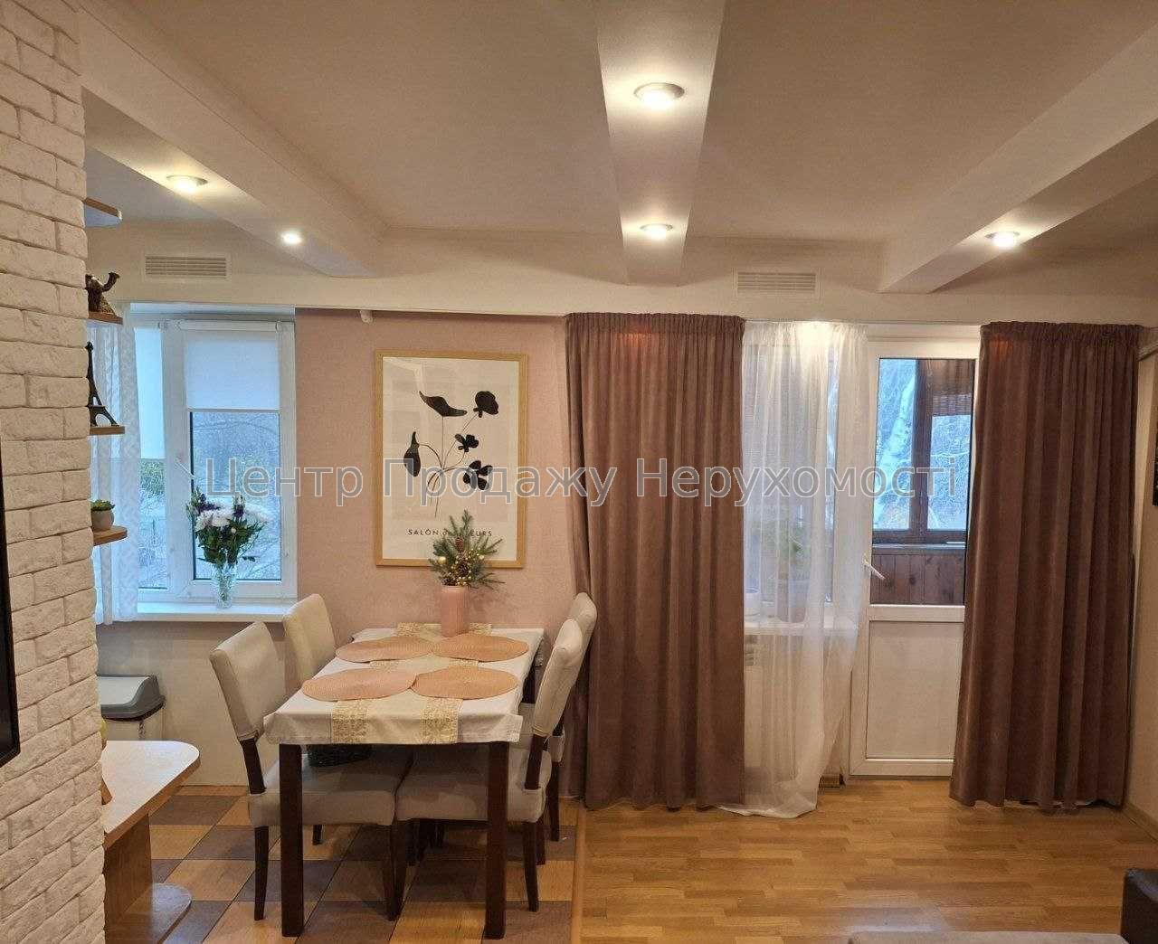 Фото Продам 2-кімнатну квартиру біля метро Дорогожичі ІВ1