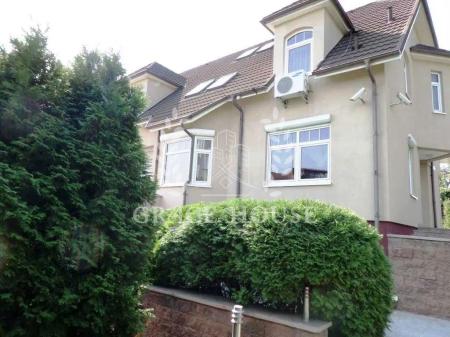 Здам 3-поверховий будинок