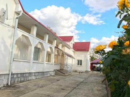 Продам 2-поверховий будинок