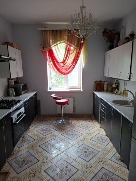 Продам 2-поверховий будинок