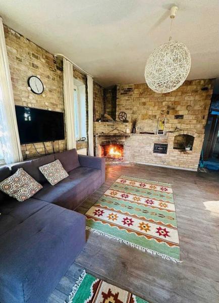 Здам 3-поверховий будинок