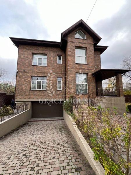 Здам 3-поверховий будинок