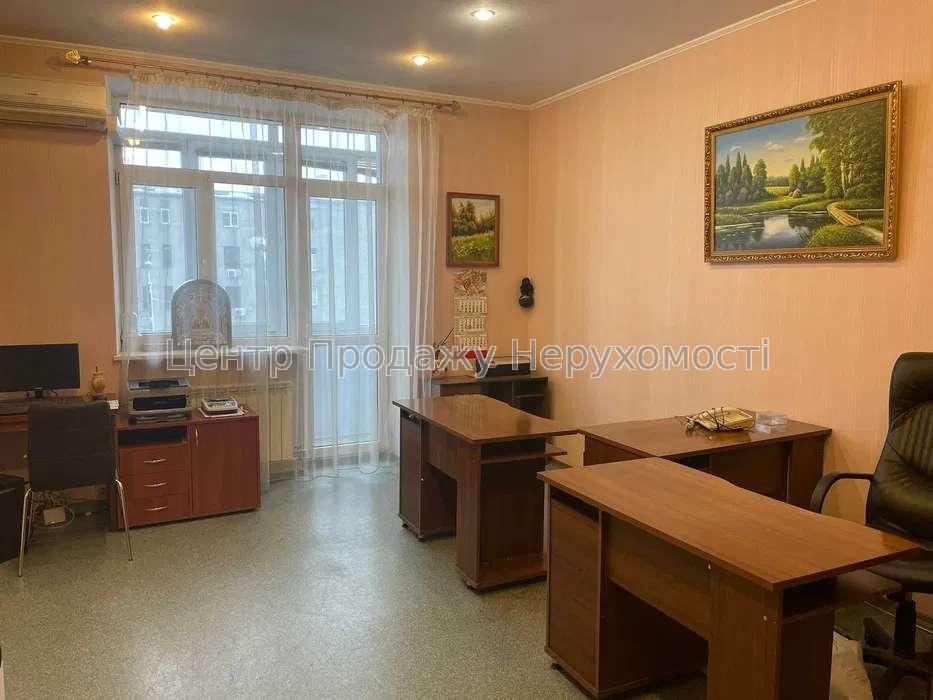 Фото Здам тихий офіс з меблями поряд з метро Наукова3