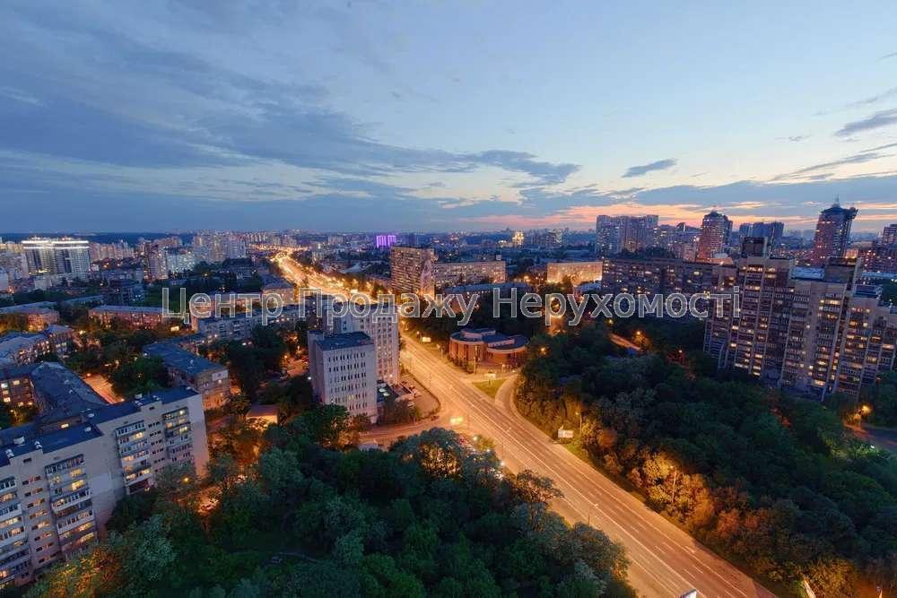 Фото Пропонуємо дворівневу видову квартиру, з двома терасами, 322м2, ЖК 