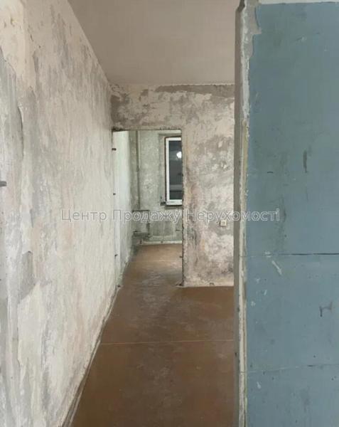 Продам 4-кімнатну квартиру