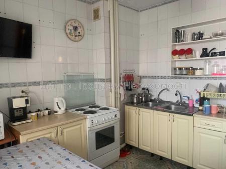 Продам 4-комнатную квартиру