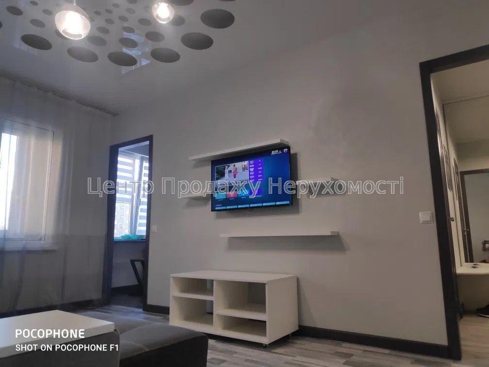 Фото R8 Продам 1 к квартиру з ремонтом в районі ст.метро Спортивна3