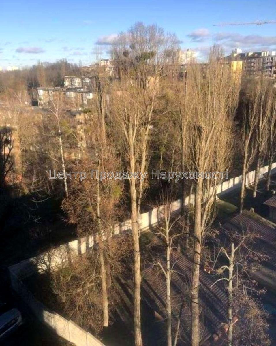 Фото Продам 2-кімнатну біля метро Сірець13