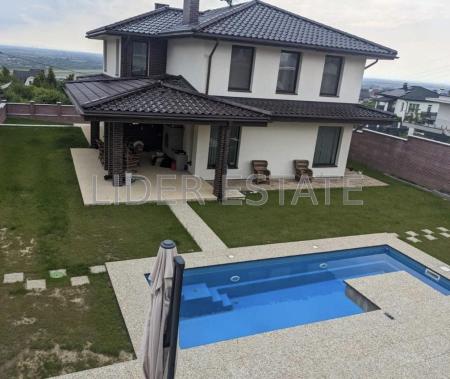 Продам 2-поверховий будинок