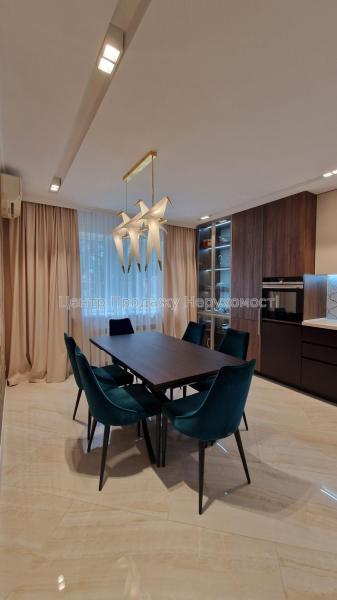 Продам 3-поверховий таунхаус