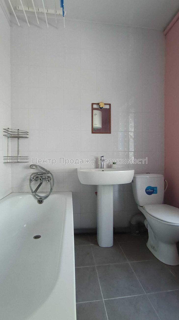 Фото Затишний будинок з охайною земельною ділянкою Холодна гора К818