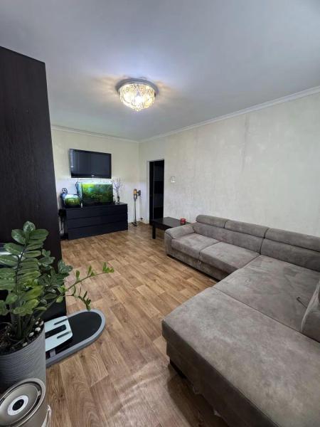 Продам 2-комнатную квартиру