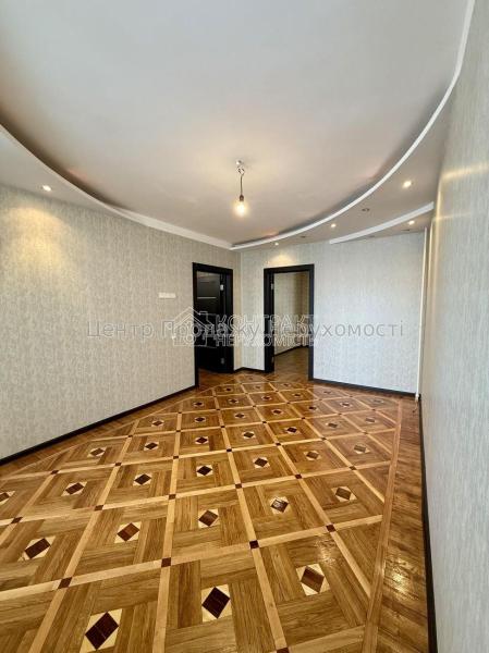 Продам 4-комнатную квартиру