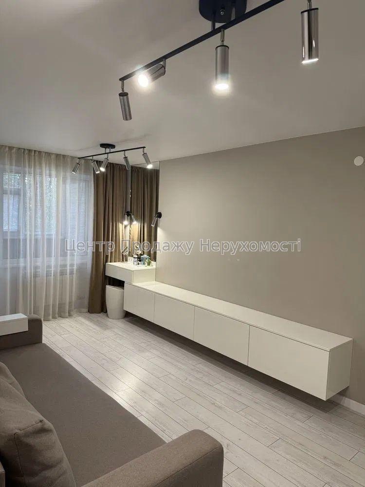 Фото R8 Продам 2-кімнатну квартиру з євроремонтом на Зерновій1