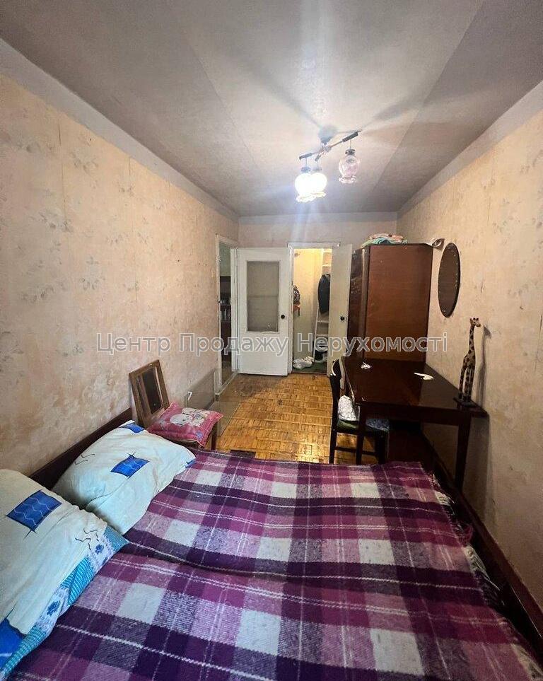 Фото Продаж 2-кімнатної квартири, на другому поверсі, Правий берег ІВ18