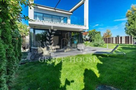 Продам 2-поверховий будинок