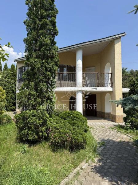 Продам 3-поверховий будинок