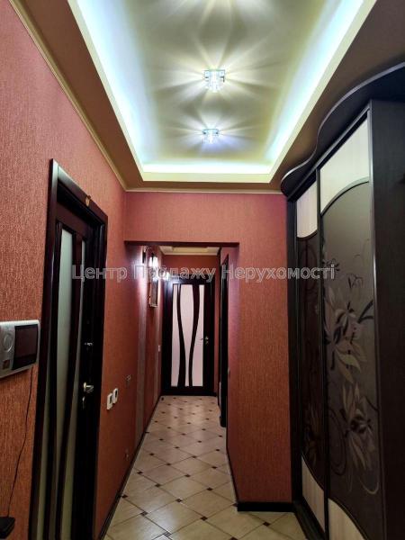 Продам 4-комнатную квартиру