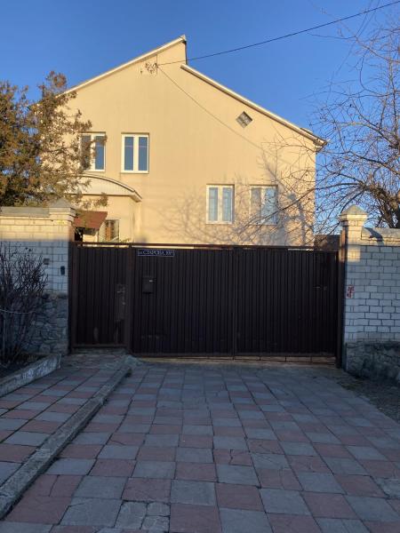 Продам 2-этажный дом