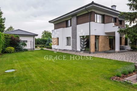 Продам 2-поверховий будинок